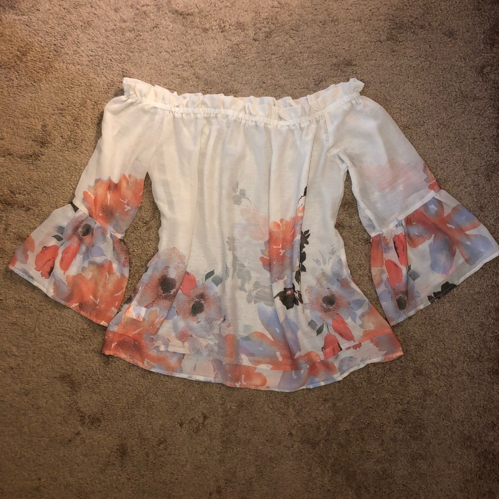 •Sheer Top•